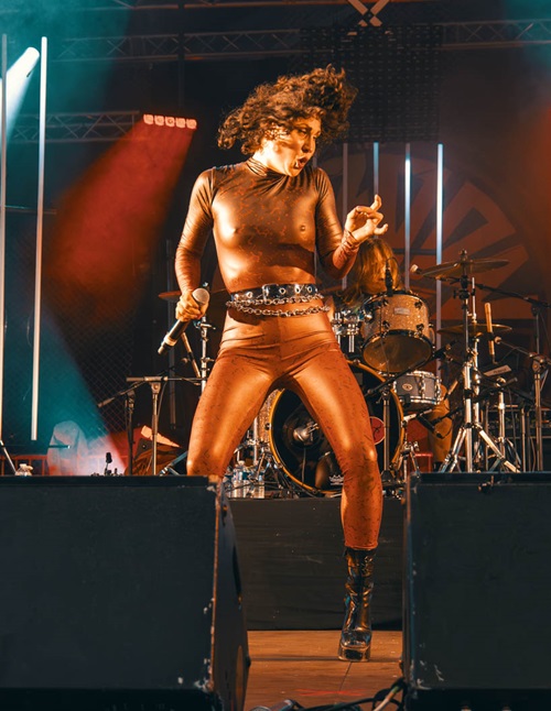 baboon_show.JPG